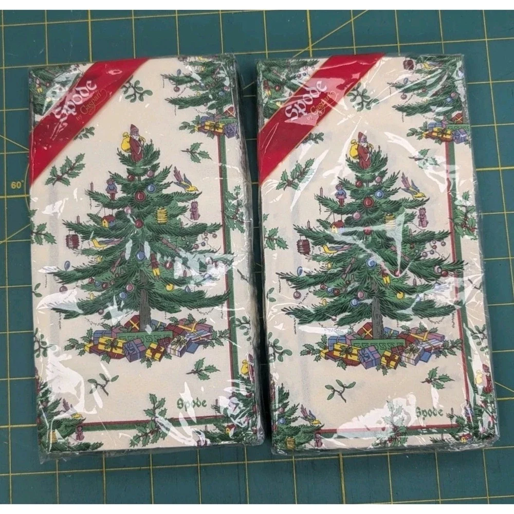 Spode Paper Guest Napkins Towels 3 Ply 15 Towelettes each 2 Packages Christmas
